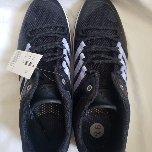 Athletic_Shoes